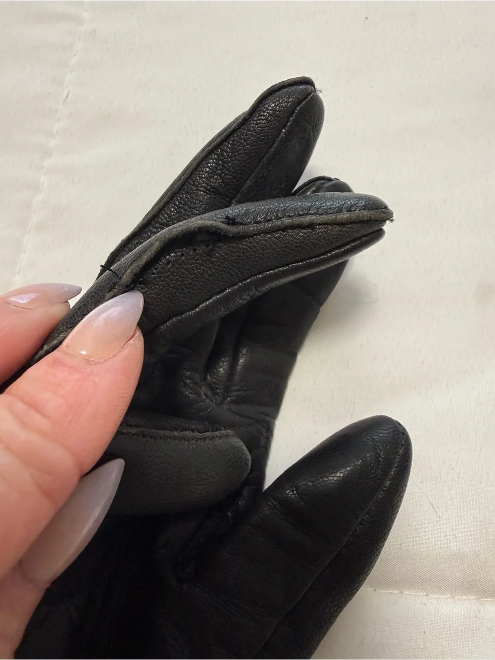 Vintage Harley-Davidson Black Leather Riding Gloves with Branded Patch. Lined. S